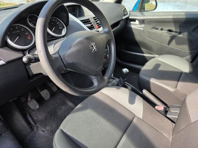 Peugeot 207 image 9