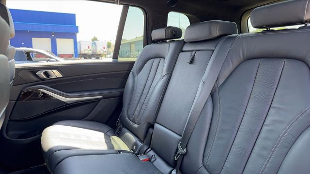 Bmw X7 image 1