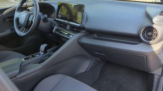 Toyota C-Hr image 8