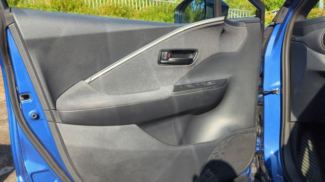 Toyota C-Hr image 5