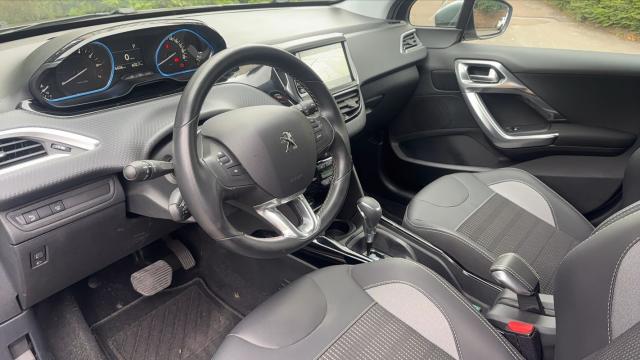 Peugeot 2008 image 8