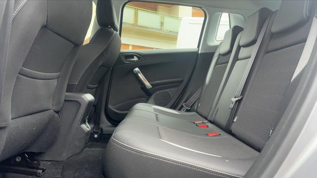 Peugeot 2008 image 9