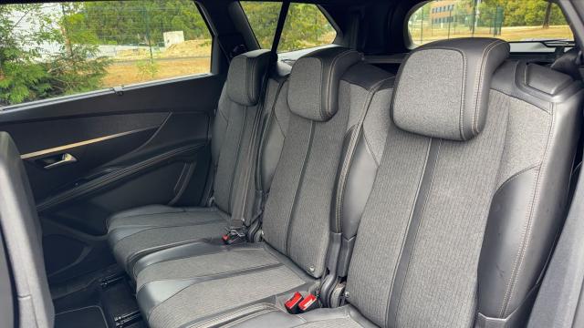 Peugeot 5008 image 1