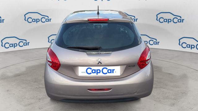 Peugeot 208 image 1