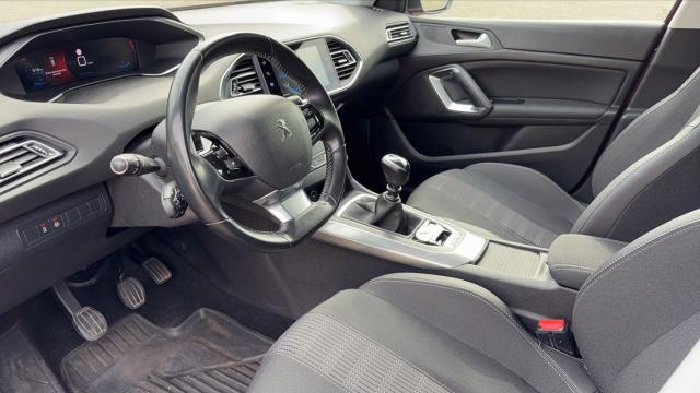 Peugeot 308 image 8