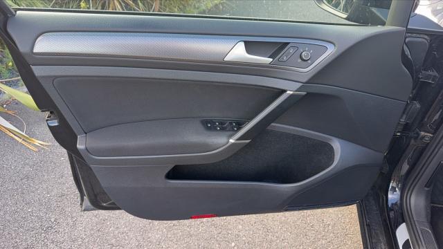 Volkswagen Golf image 2