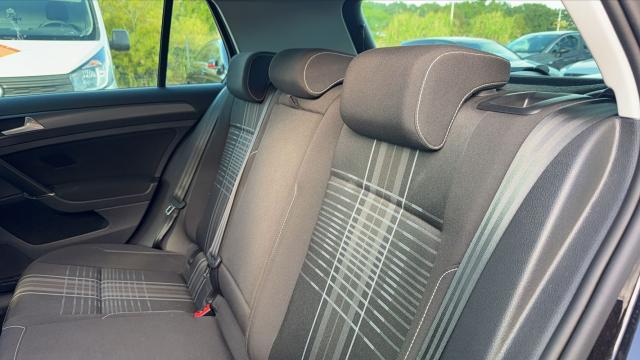 Volkswagen Golf image 8