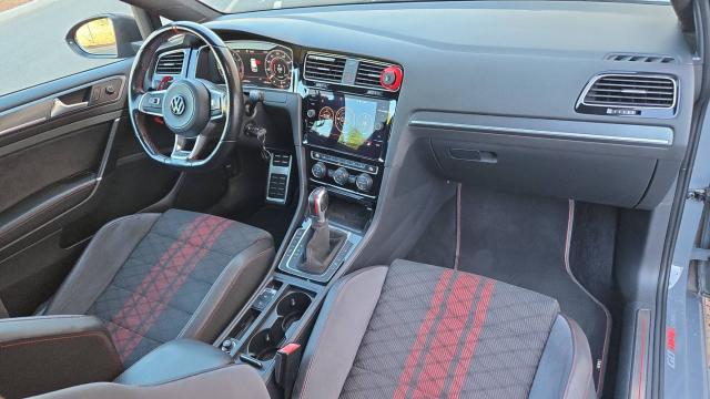 Volkswagen Golf image 9