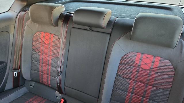 Volkswagen Golf image 4