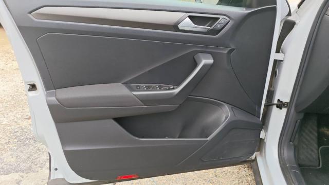 Volkswagen T-Roc image 6