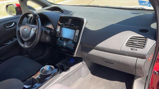 Nissan Leaf image 4