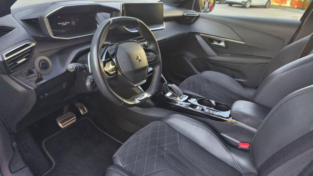 Peugeot 208 image 8