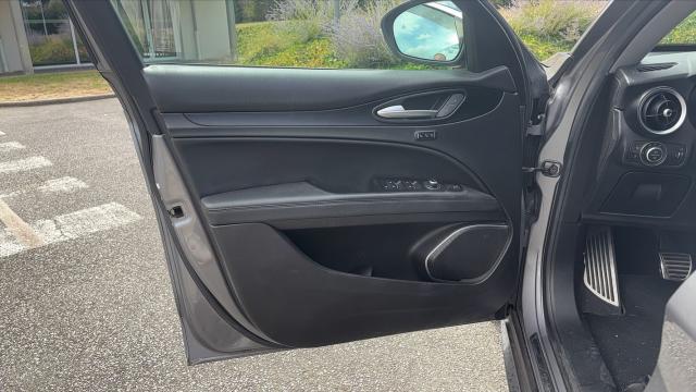 Alfa Romeo Stelvio image 4