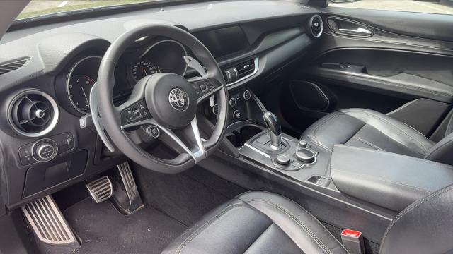 Alfa Romeo Stelvio image 5