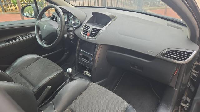 Peugeot 207 image 6