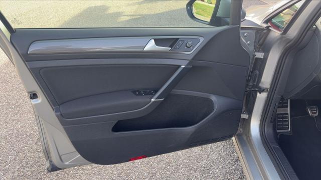 Volkswagen Golf image 4