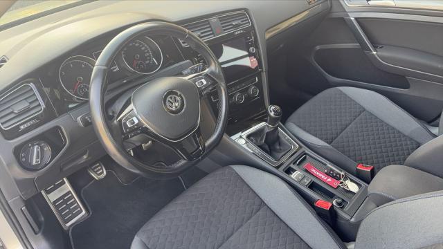 Volkswagen Golf image 5