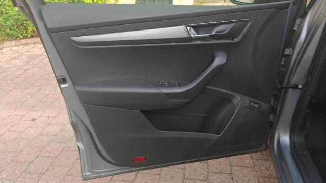 Skoda Karoq image 2