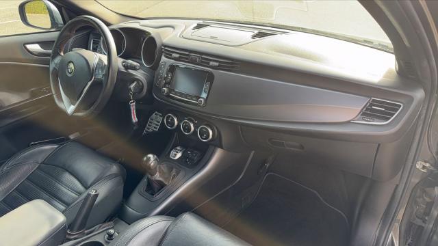Alfa Romeo Giulietta image 1