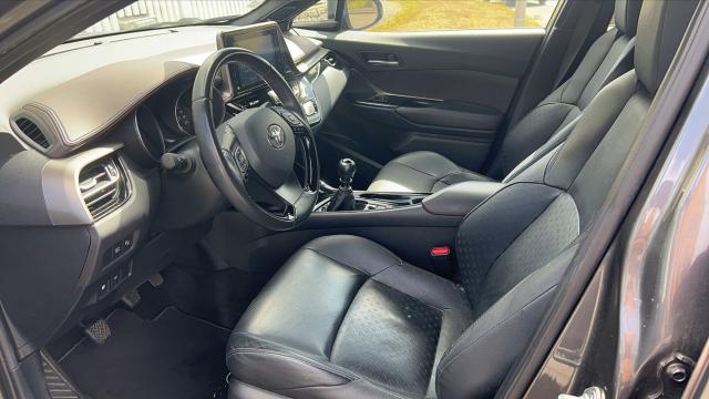 Toyota C-Hr image 6