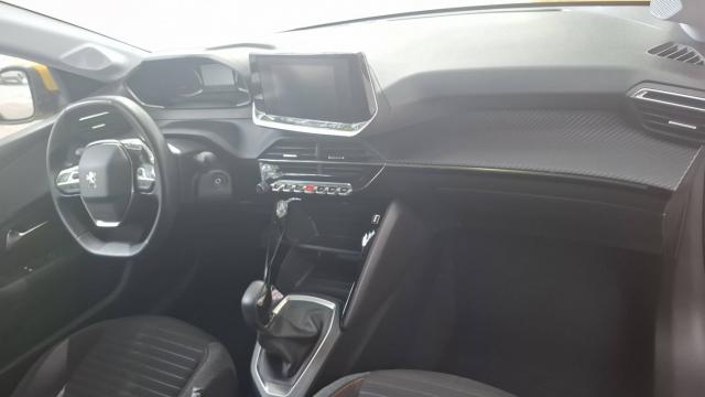Peugeot 208 image 2