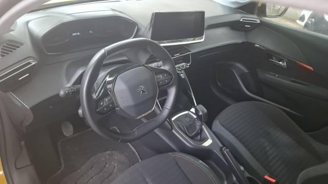 Peugeot 208 image 5