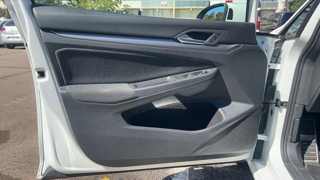 Volkswagen Golf image 8
