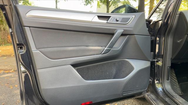 Volkswagen Golf Sportsvan image 5