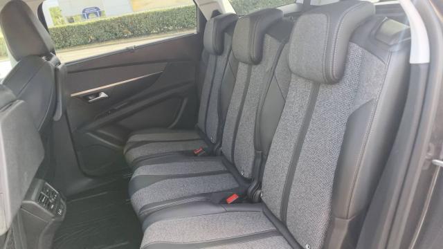 Peugeot 5008 image 3