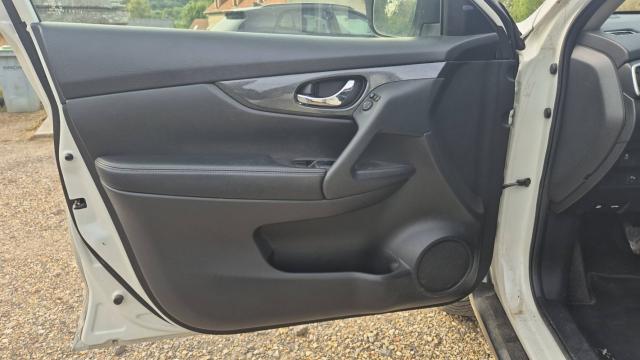 Nissan X-Trail image 2