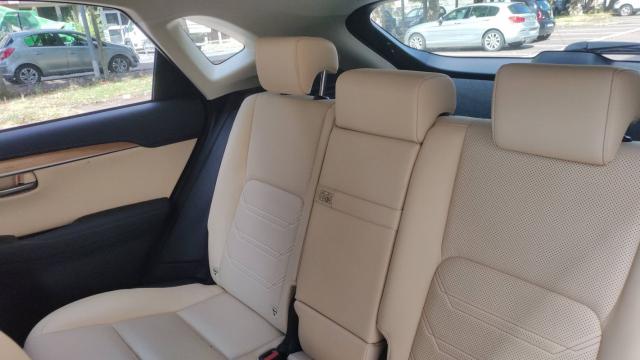 Lexus Nx 300h image 5