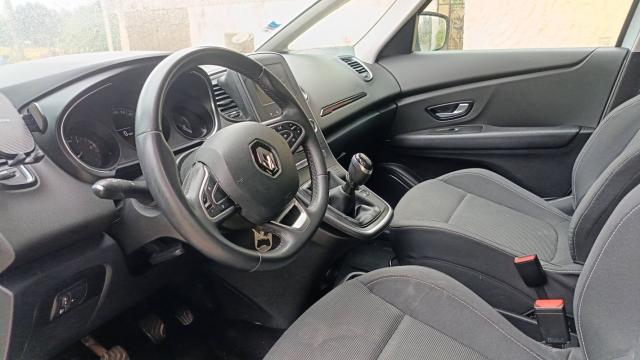 Renault Scénic image 2