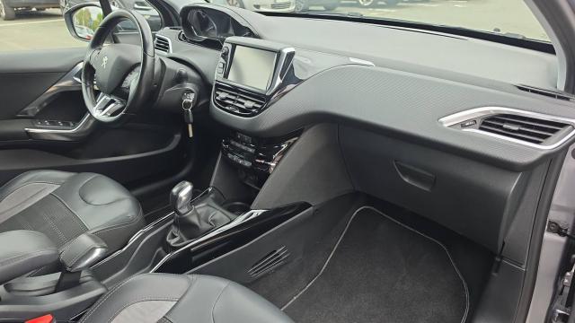 Peugeot 2008 image 1
