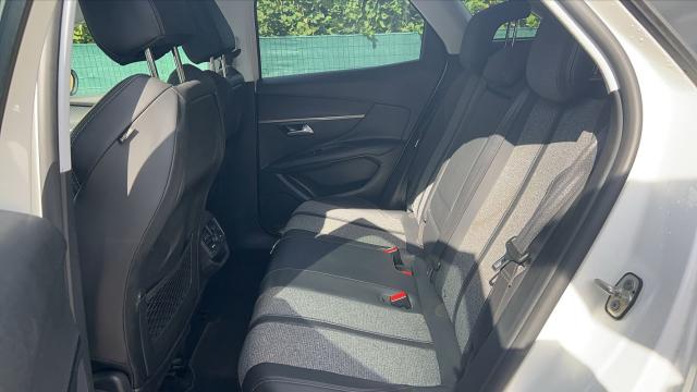 Peugeot 3008 image 2