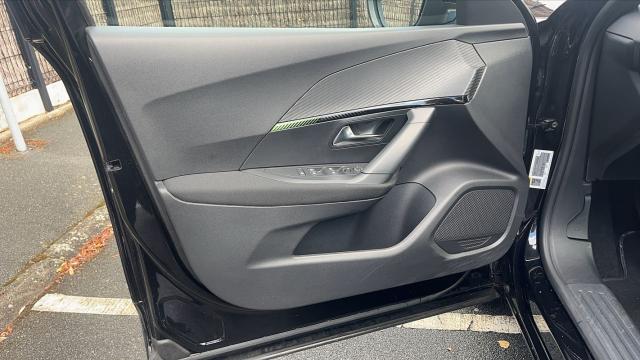 Peugeot 2008 image 6