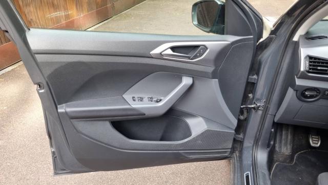 Volkswagen T-Cross image 8