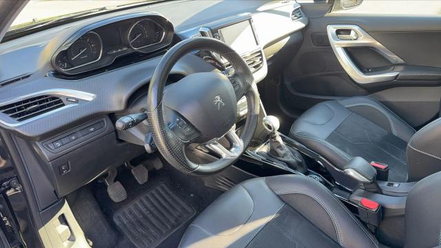 Peugeot 2008 image 1