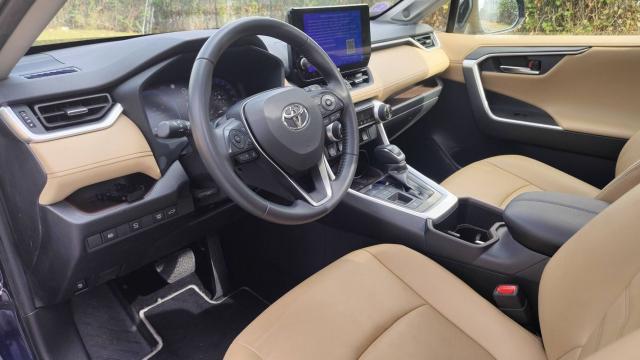Toyota Rav4 image 5