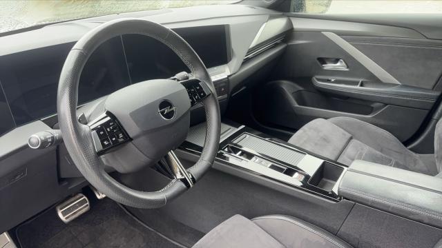 Opel Astra image 2