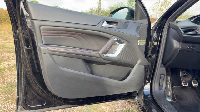 Peugeot 308 image 2