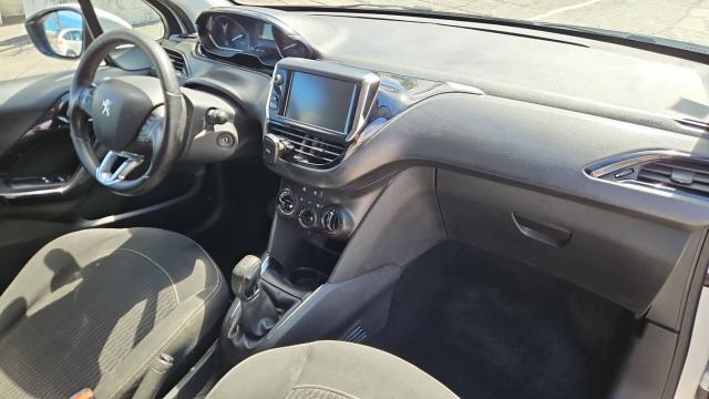 Peugeot 208 image 5