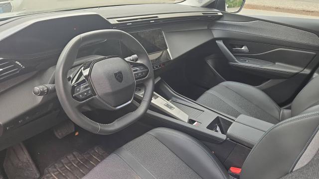 Peugeot 308 image 2