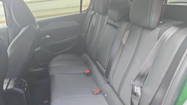 Peugeot 308 image 1