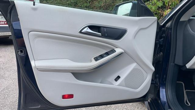 Mercedes Benz Cla Shooting Brake image 7
