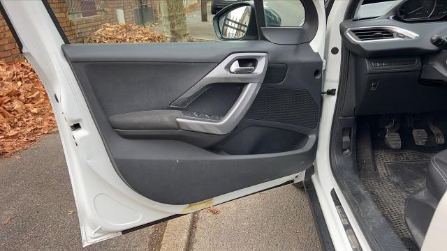 Peugeot 2008 image 6