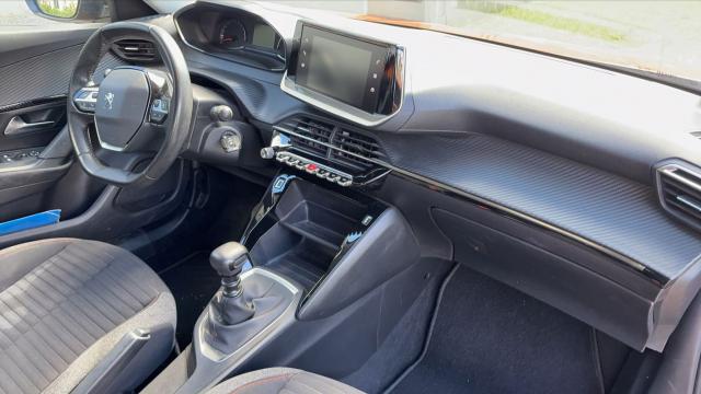 Peugeot 2008 image 7