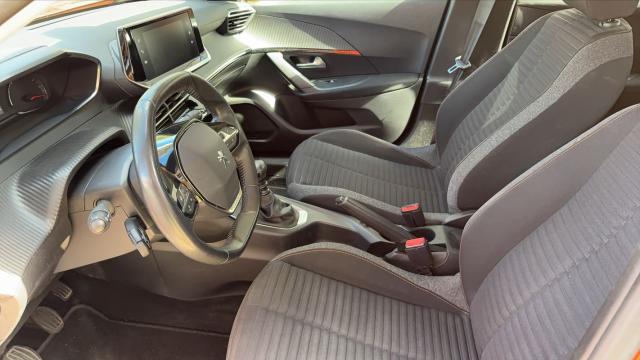 Peugeot 2008 image 3