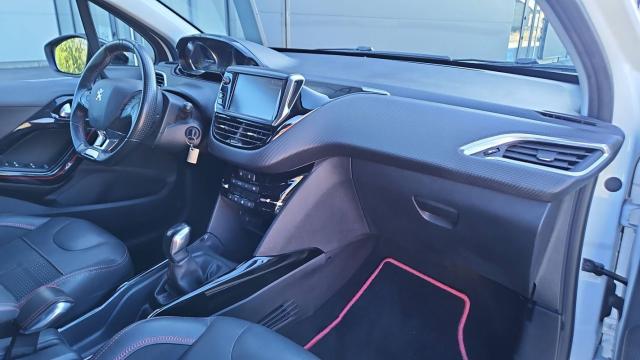 Peugeot 2008 image 9