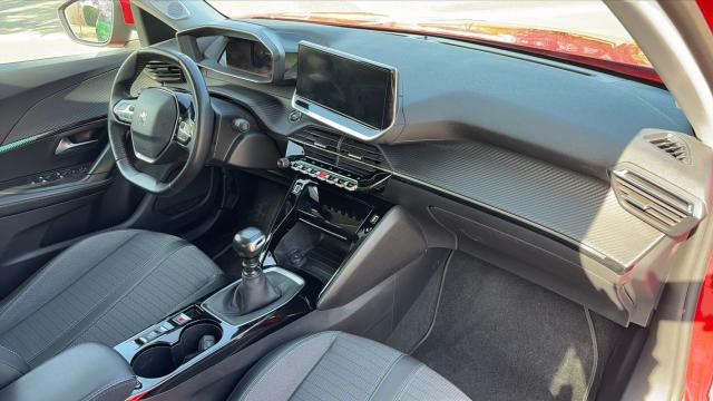 Peugeot 2008 image 1