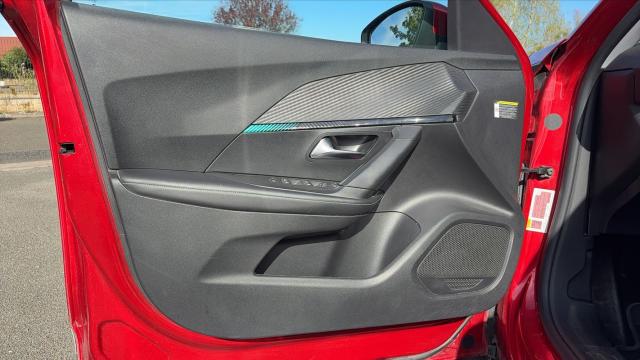 Peugeot 2008 image 8